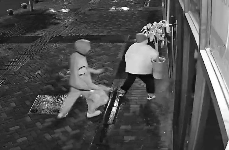 煙酒超市手機(jī)店暴力入室盜竊頻發(fā)，AI智能安防系統(tǒng)應(yīng)如何應(yīng)對(duì)