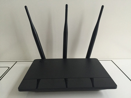 當(dāng)路由器出現(xiàn)光纖不達(dá)標(biāo)、掉線等情況時(shí)，可以這樣處理